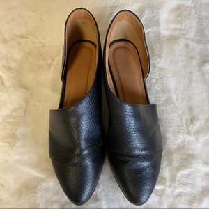 Qupid Faux Snake skin Flat Royale Shoes Size 9